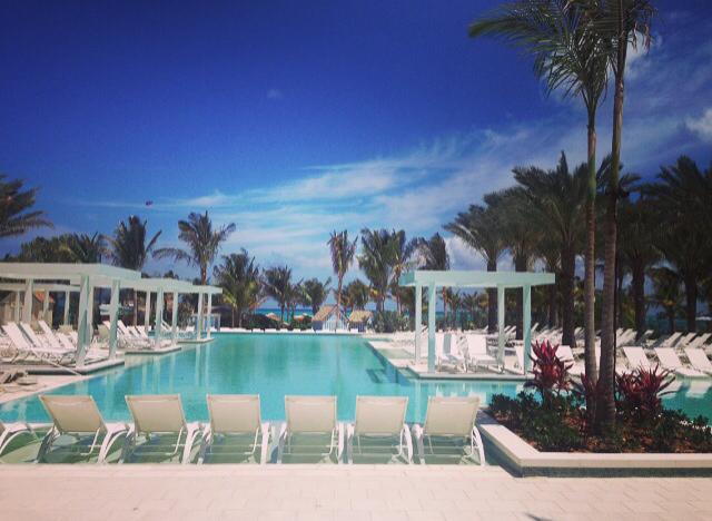 BAatBahaMar's tweet photo. Not a bad view outside the Brasserie's terrace today! #comingsoon #bahamar #itsbetterinthebahamas http://t.co/bUhHHSypJC