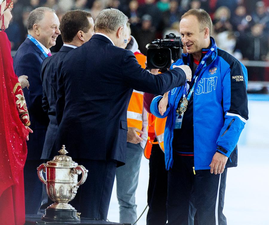 Сергей <a href="/MyausRussia/">Сергей Мяус</a> : О контурах сборной на #ЧМ2016 говорить пока рано
bandyvesti.ru/?p=15911