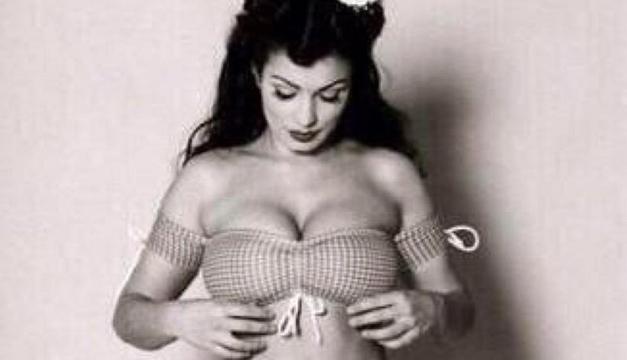 CondimentoDigit's tweet image. La #mujer perfecta en 1955 según la revista #Time &amp;gt;&amp;gt; ow.ly/Lyn8z