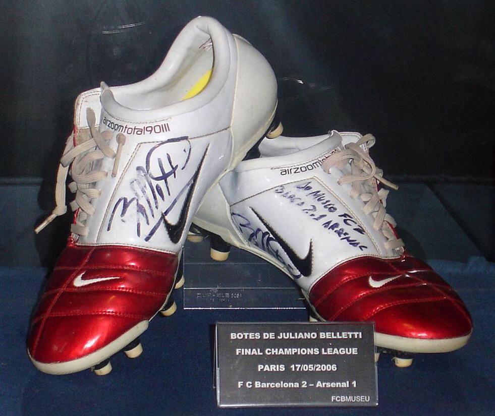 يستفزهم متحف البرنابيو العامر ..
يشككون ببطولاتنا يريدون سحبها لنملأ فراغاته بالأحذية كما يفعلون بمتحفهم !!