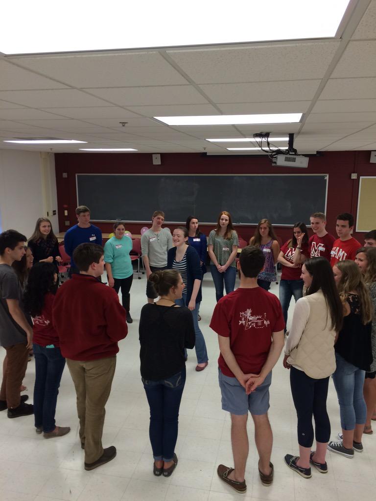 julie_lud's tweet photo. @MiamiUniversity playing ice breakers with potential honors/scholars students last night! #ThinkMiamiOH http://t.co/MhSX5se9Mg