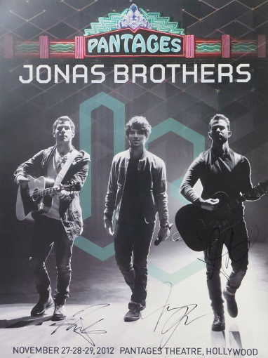 AlexisElizB's tweet photo. RT for a chance to win an Autographed Jonas Brothers Poster, 100% real from the Adventures Store ♥ All may enter http://t.co/aeDlbX2Fgq
