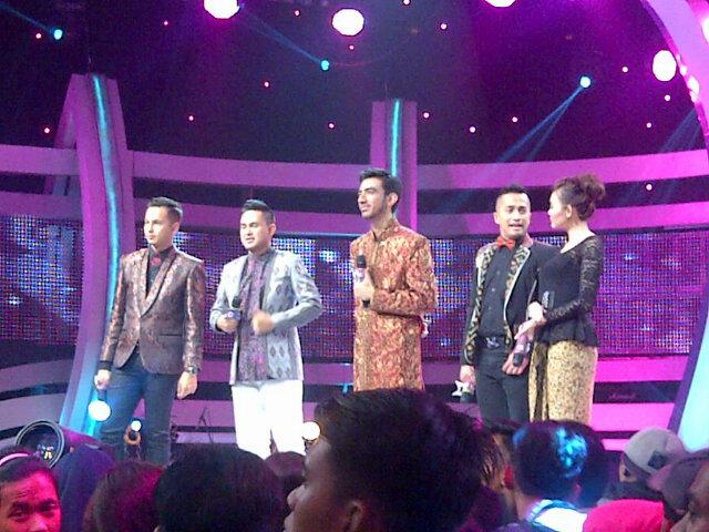 Alhamdulilah bs liat <a href="/DA2_Reza/">ReZa zAKarya DA2</a> nyanyi Live Keren bgt!@IndosiarID @DAcademiy2ID nuhun pisan Aa <a href="/irfanhakim/">Irfan Hakim</a> Subhanallah
