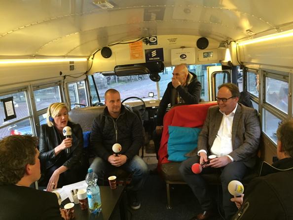 1ZwolleNL's tweet image. Tijdens debat over #geluidsoverlast in NPO1 bus blijkt dat er morgen een kort geding is tegen @Gemeente_Zwolle #Zgr