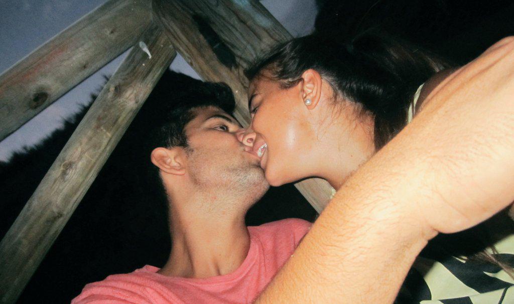 Y bésame los labios sin saber por qué, te sale bien.. #DiaInternacionaldelBeso