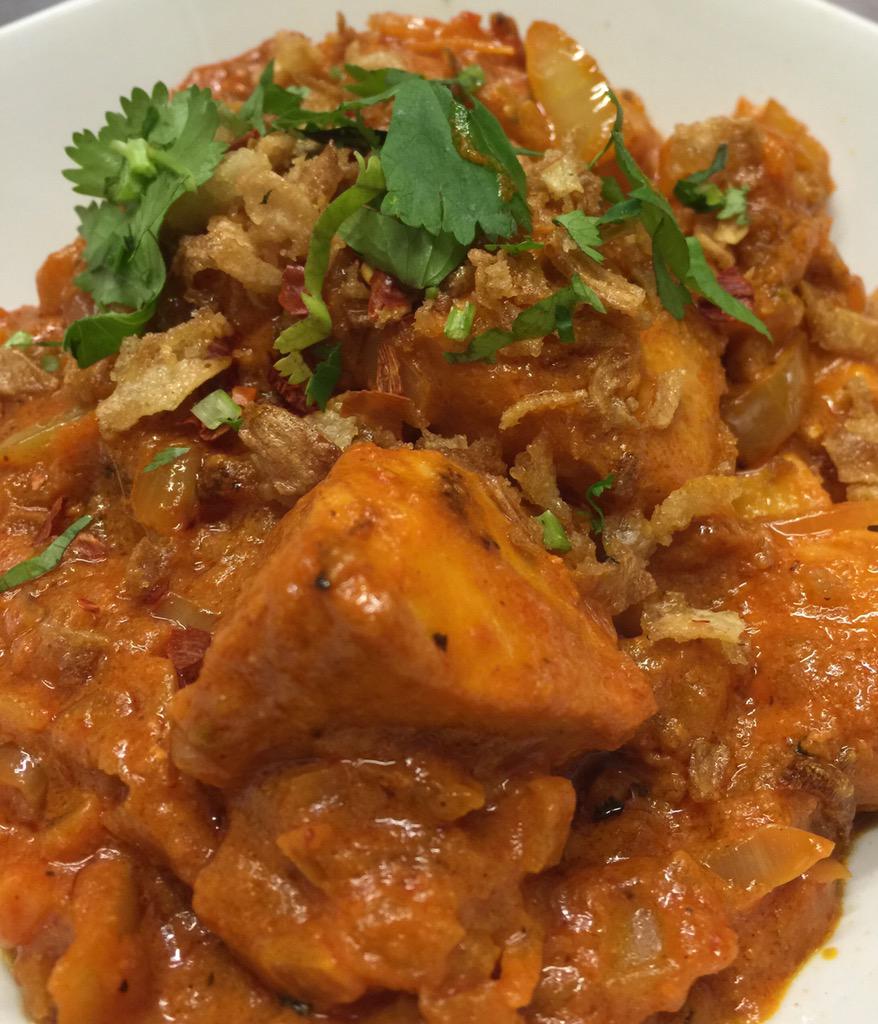 Raj Bari Chicken Chettinad 

#fairlyHOT #Curry #freedelivery in &amp; around a #Sevenoaks 
Takeaway - 01732-743315