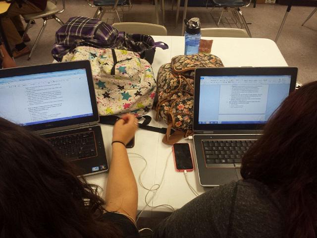 leawalker_it's tweet photo. @BALL_HIGH C Jackson Using a Guide to create Full Sentence Outlines for Research Papers #gisdgameon http://t.co/AGu2uVYhsF