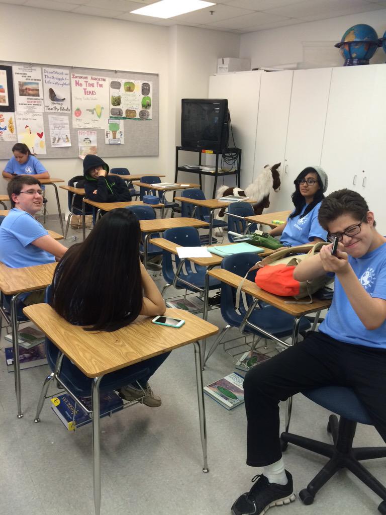 CBHSMUN's tweet photo. Some fellow delegates discussing world issues http://t.co/2YzzuIA6LX