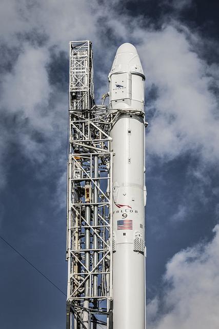 NASA's tweet photo. LIVE Now: Launch coverage for @SpaceX #ISScargo mission. Liftoff is for 4:33pm ET. Watch: http://t.co/KX5g7yYnYG http://t.co/gIpTnP0US3