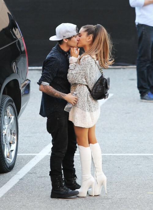 ✵   ⊹ Ari Brooks✧ ✺ (@fluffyblcnkets) on Twitter photo 