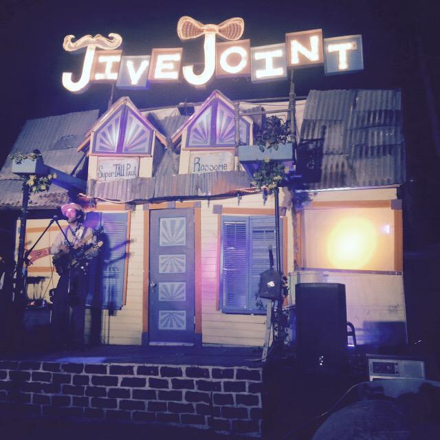 aijiaofficial's tweet photo. Best part of #coachella2015 was my bro @robincanmakeit playing a killer set @ the #jivejoint stage til the wee hours http://t.co/owz8OHQaqR