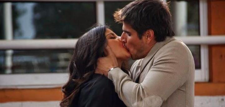 DanielArenaspr's tweet photo. #DiaInternacionaldelBeso q gradiosos beso nstro @DanArenas con @MaiteOficial y @anabrendac
Octavio y MC
Pablo y Esme💏 http://t.co/0BqMkRc79C