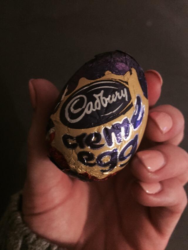 mostevilkitty's tweet photo. Husband is stocking up before they go out of season. #CadburyCremeEgg #buyseasonal http://t.co/RcIemE7TBs