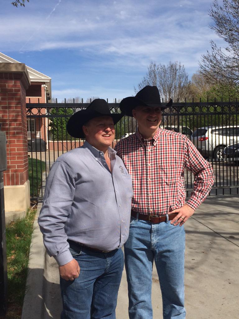 UNL_CASNR's tweet photo. Hat donated #RanchLandWesternWear #UNLRodeo #RodeoWeek2015 http://t.co/bMFbKpKNTm