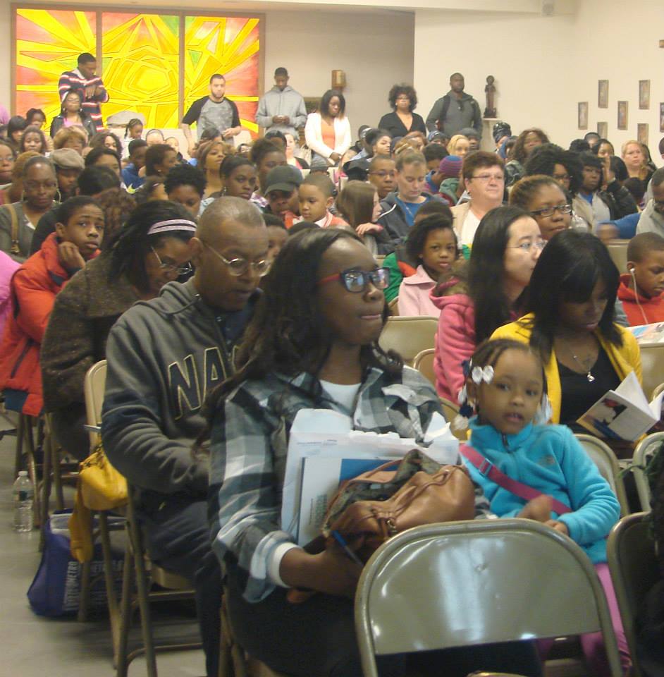 CSFNational's tweet photo. .@CSFPhiladelphia families gathered Sat. for help w/school apps &amp; schol paperwork. #parentpower #edchoice #CSFpartner http://t.co/byQrdbKUt9