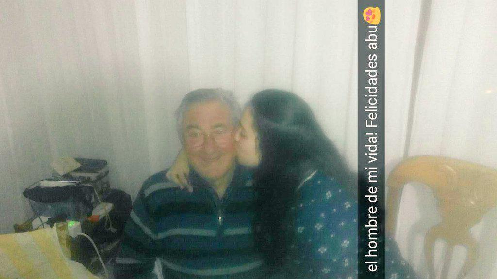 crisshtd's tweet photo. #DiaInternacionaldelBeso http://t.co/DINDjXREcG