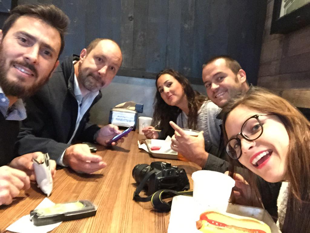 Paulette_Hdez's tweet photo. Llegando a Chicago a la "premiere mundial" de @CumpleAbuela con @jcolinas @ojedajp @romupi @cookiemarin http://t.co/1VpDPsxIpg