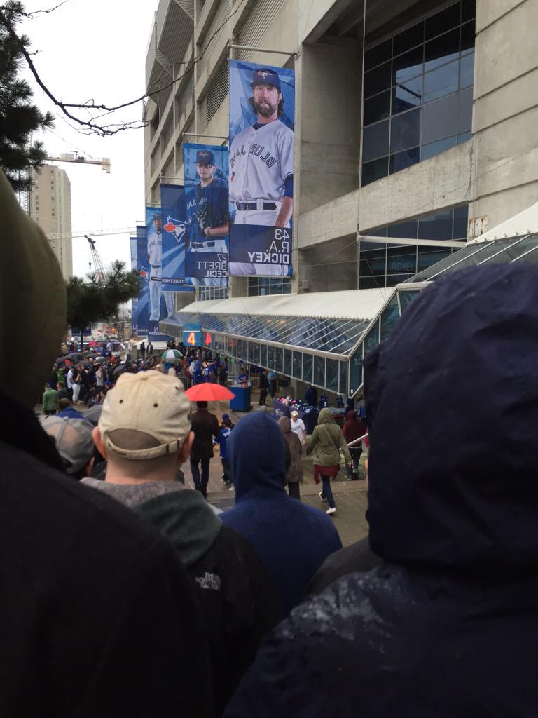 Gr8MeiDay's tweet image. Seriously you need to come at least an hour early or more .  #jays #notahappy camper. @BlueJays