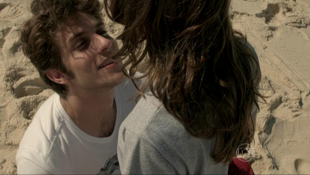 chaydaily's tweet photo. A novela acabou, tivemos muitas cenas do Rafael e fomos para os trends novamente. Amanhã tem mais, muito obrigada! http://t.co/yEeZco6bf0