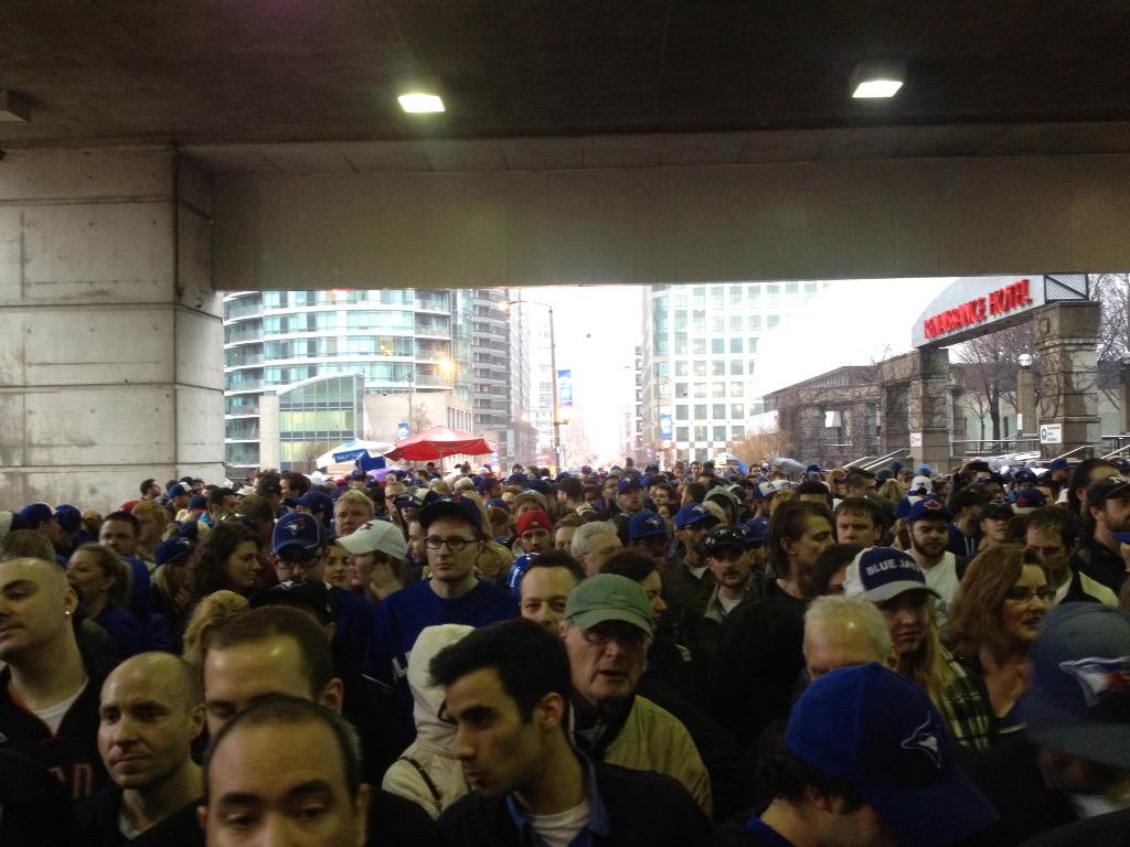 katrinafyfle's tweet photo. Delay this game, all your fans are outside!! @bluejays #bluejayslineup #HomeOpener #jays #BlueJays http://t.co/2kQIsiJcD7