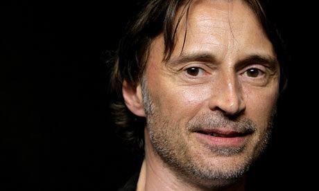 Happy birthday Robert Carlyle, Scotland actor who ever played in same movie w/ Leonardo Dicaprio, The Beach! 