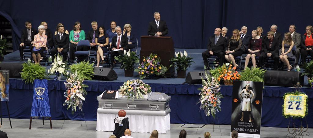 ElgazzarBLVD's tweet image. .@Enquirer PHOTOS: #LaurenHill memorial service continues at Xavier's Cintas Center