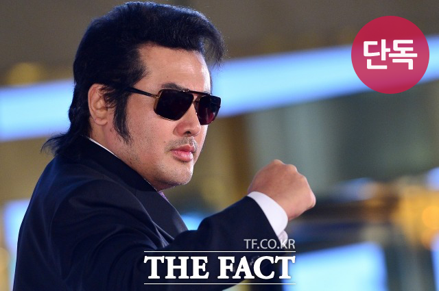 thefactnews's tweet photo. [단독] #김보성, '사랑은 없다' 남주 확정

>> http://t.co/3QQQ4rsQpT

"출연료 ��액 기부할 것" 
역시 의~리 의~리!! http://t.co/qDVvsQWhGx