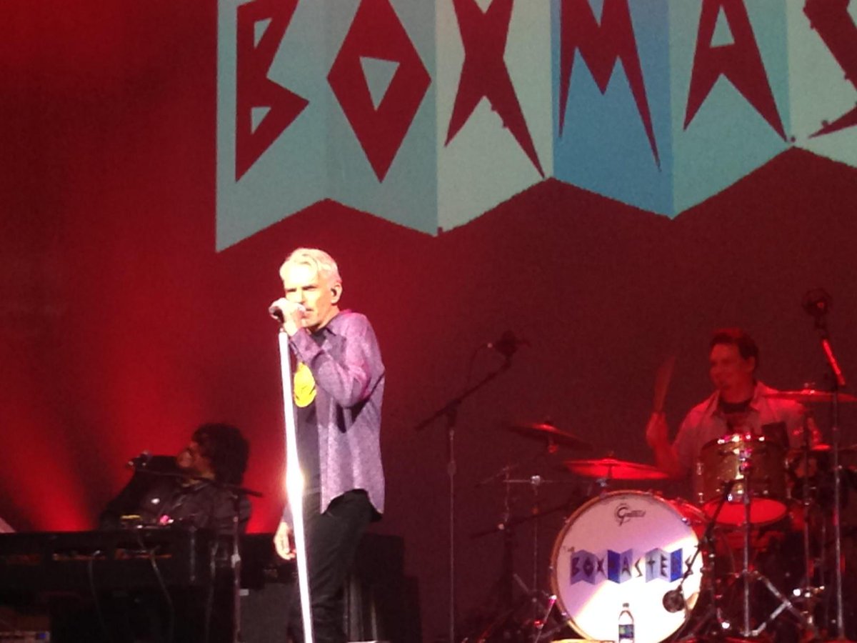 RealLucyLawless's tweet image. Billybob and #Boxmasters roused the crowd with a stellar set this week. bilky got us all hot&amp;amp;bothered!