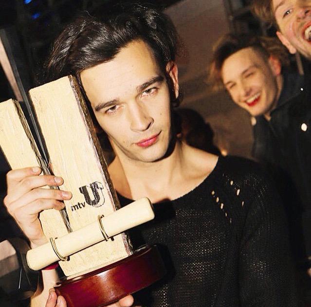 Pictures of The 1975 (@the1975pictures) on Twitter photo 