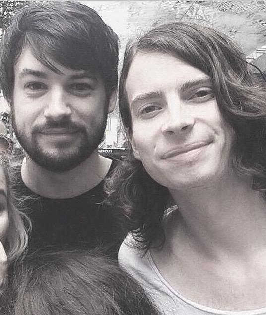 Pictures of The 1975 (@the1975pictures) on Twitter photo 