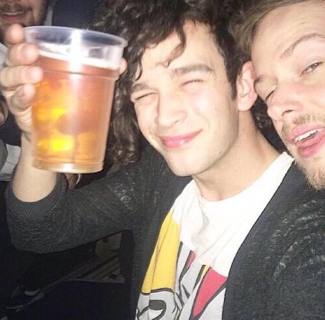 Pictures of The 1975 (@the1975pictures) on Twitter photo 