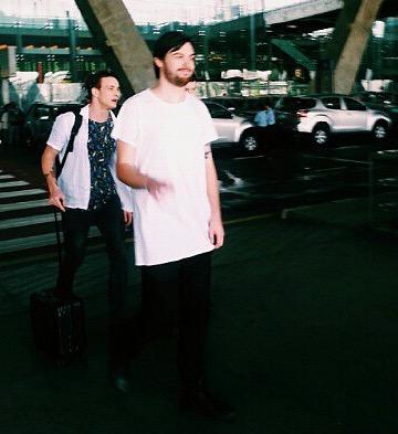 Pictures of The 1975 (@the1975pictures) on Twitter photo 