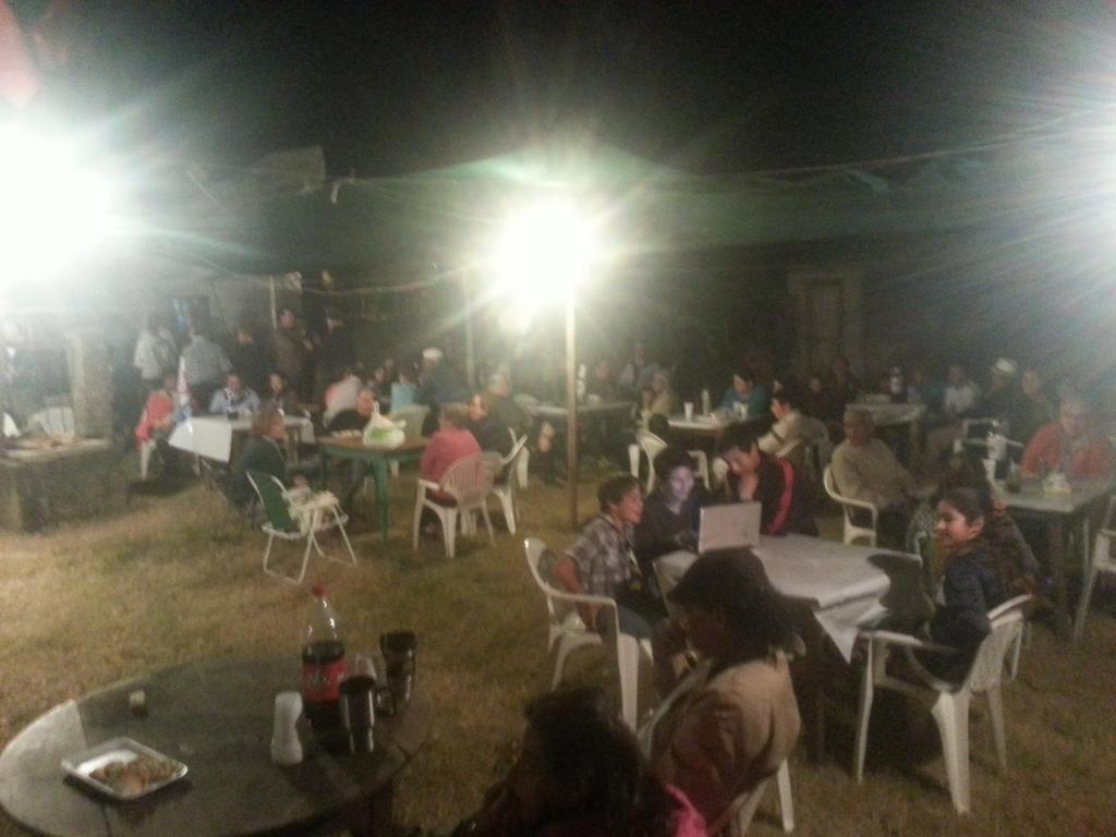 Que linda reunión estamos compartiendo en la séptima con la 16 ni el frío nos detiene.