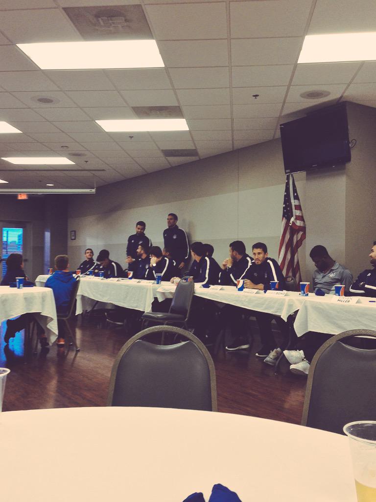 A @TRoustabouts team meet and greet is always great when <a href="/alorei7/">Andy Lorei</a> is hosting!