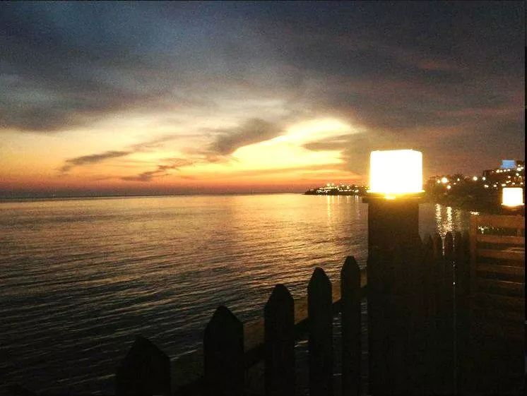 DrPervaiz14's tweet photo. No place more serene and peaceful than karachi. #karachisunset #dodarya #home #peace http://t.co/lcsZpey5be