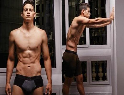 NoticiasCNN_'s tweet photo. Atrevida sesión de fotos de James Rodríguez. 

Mira todas las fotos aquí. → http://t.co/D0iEw5kC3U http://t.co/Jt95Ma1H4H
