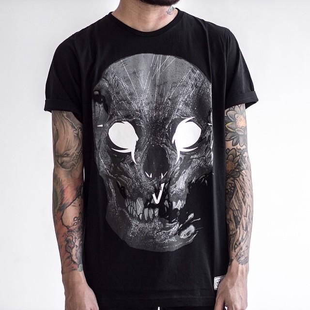 OUT NOW!
----------------------------------
"VIOLENCE" S/S shirt
----------------------------------
IDR : 195.000 e…