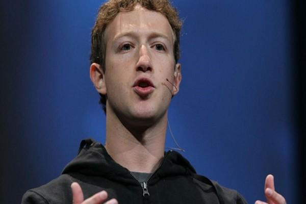 NoticiasCNN_'s tweet photo. ¿Facebook cerrará cuentas a usuarios con mala ortografía? 

Entérate aquí. →  http://t.co/TAUKheSuJH http://t.co/Lraaoo4nDM