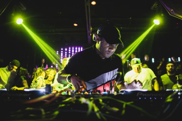 dimmak's tweet image. #RUNNIN x @DJEZOfficial x @NoFilterLA  are going up - on a Wednesday. RSVP for $5 Entry:  dimmakevents.com