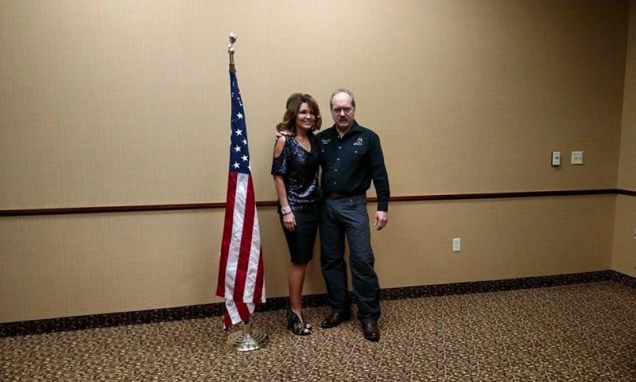 maggiecassella's tweet photo. This entire picture with @SarahPalinUSA is one hot mess #poorcomposition #reallybadoutift #omgishepitchingatent http://t.co/rkBfzzRXp1
