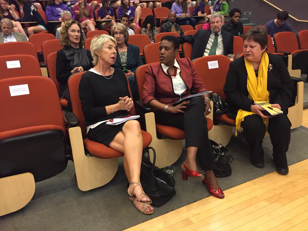 GwenLister1's tweet photo. Chatting to US ambassador designate to the Bahamas, Cassandra Butts, this eve prior to #UNC panel on #Namibia25. http://t.co/olXREwpwxd