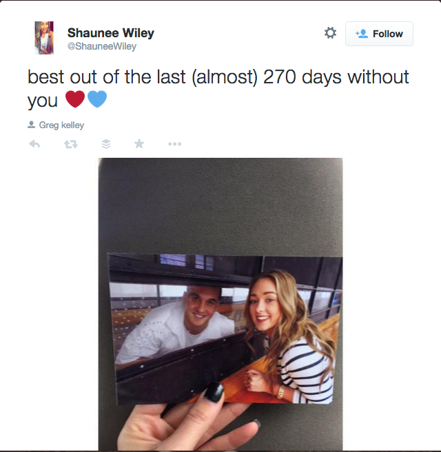 FakeFightForGK's tweet photo. When it's True Love, nothing will ever come between you—well, almost nothing. #FightForGK #CatFightForGK #KissMyGlass http://t.co/vsKU6hKE2b