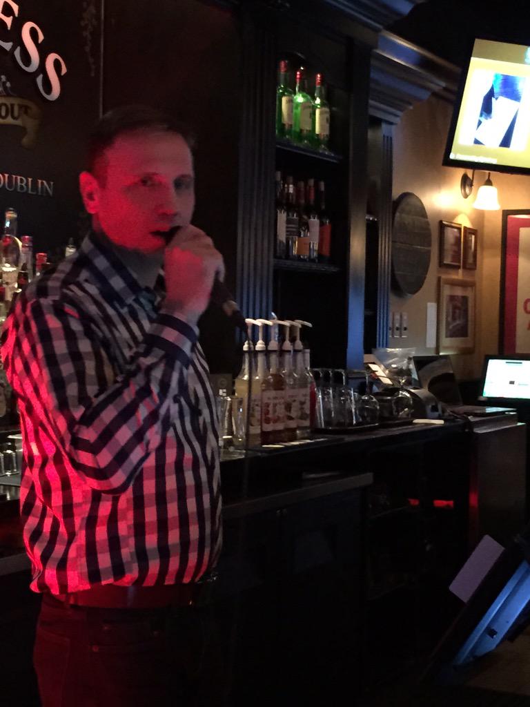 joewhitbread's tweet photo. .@MurryFelt rapping the rules of #Draughtmasters @FionnMacCoolsRD Come down for a perfect pint right now! #FionnsRD http://t.co/RHFJ5qNHQg