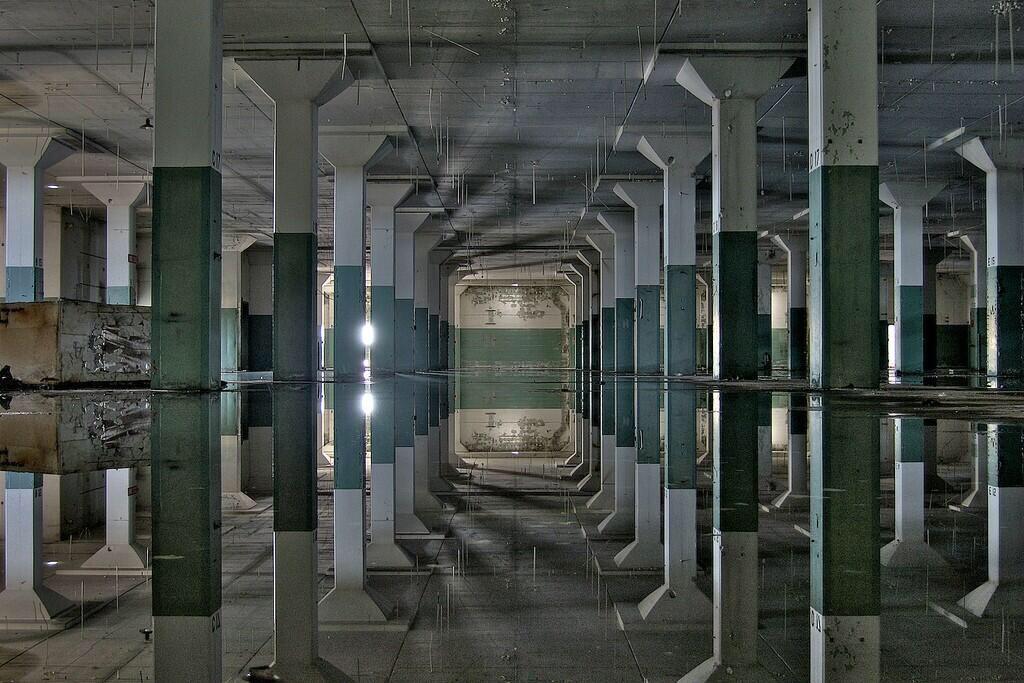 MindBlowing's tweet photo. This photo just blows my mind. 
Water creating a perfect reflection. http://t.co/buth9yyvDn