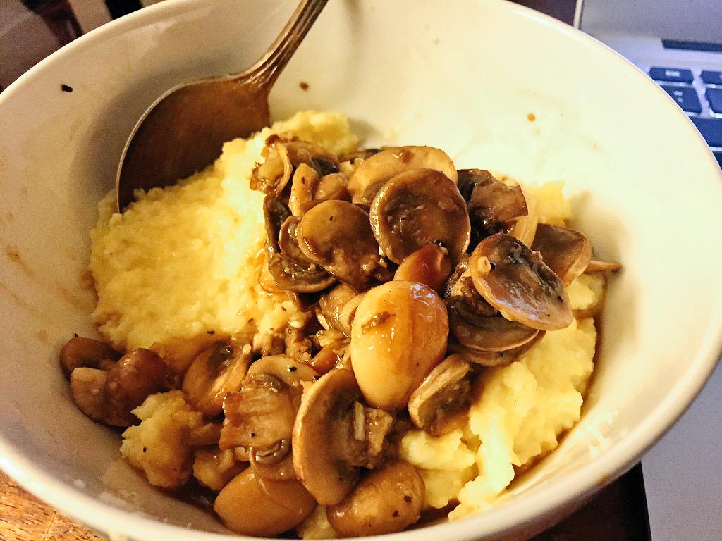 SchadenJake's tweet photo. Pecorino/Parmesan polenta with mushrooms cooked in butter, roasted garlic, soy sauce, and lemongrass #dinner #polenta http://t.co/YUsvr5uKzs