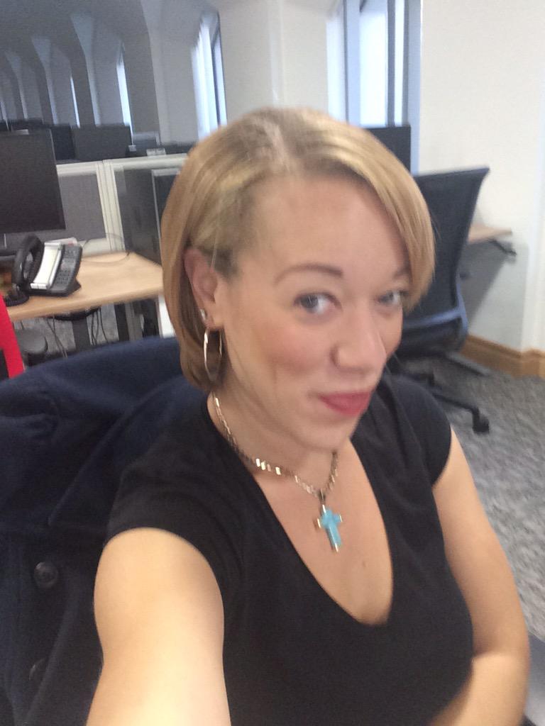 Kimbles2010's tweet photo. Couldn't resist a little selfie while I'm alone in the office lol #SelfieTuesday #EmptyOffice 😜 http://t.co/9Ln5djVnMJ