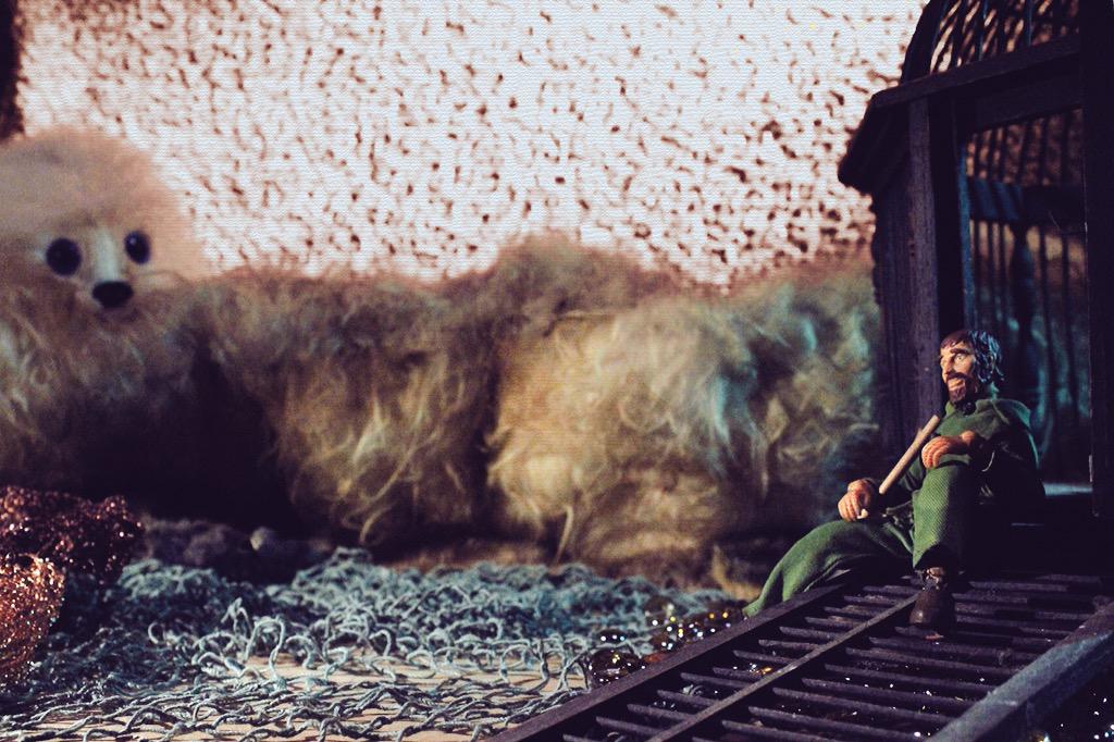 ChibiZua's tweet image. Student animating a soldier lost on a bizarre island! @BF_Animation #StopMotionAnimation #acting #puppet #filmmaking