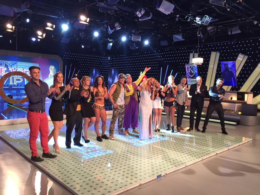 tcsoyelmejor's tweet photo. ¡Llegó la hora de conocer los resultados!
¿#VamosEmilio o #VamosMiguel? Ahora se viene el desempate. | #SoyUnFanVIP http://t.co/CHt1hg3xfl