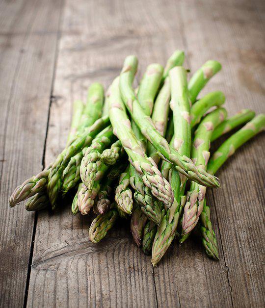 thekitchn's tweet photo. This is why asparagus makes your pee smell funny: http://t.co/Nu6tgXniqF http://t.co/BZbTVWkXLL