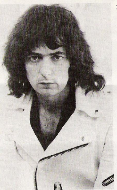 Happy birthday Ritchie Blackmore!!Deep Purple s Guitarist.Gitaris pertama yg memadukan musik klasik dg rock n roll. 